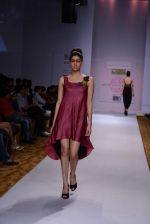 Model walks for Dinesh Malkani at ABIL Pune Fashion Week on 10th Nov 2013 (282)_528078eed4f12.JPG