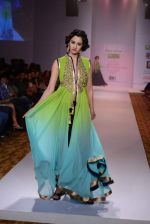 Model walks for Dinesh Malkani at ABIL Pune Fashion Week on 10th Nov 2013 (332)_528079067092a.JPG