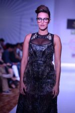 Neha Dhupia walks for Shane Falguni Peacock at ABIL Pune Fashion Week on 10th Nov 2013 (6)_528078b613e9d.JPG
