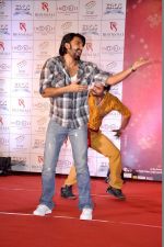 Ranveer Singh at the Promotion of film Ram-Leela in Mumbai on 10th Nov 2013 (183)_52809b00897e5.JPG
