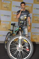 John Abraham promotes Godrej_s Tour De India in ITC Grand Maratha, Mumbai on 12th Nov 2013 (55)_5283114340324.JPG