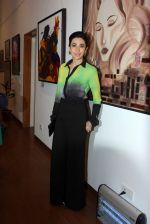 Karisma Kapoor at Bal Disha painting exhibition in Nehru, Mumbai on 12th Nov 2013 (14)_528311b114d34.JPG