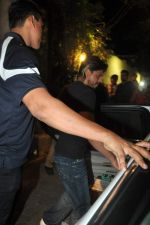 Shahrukh Khan snapped outside Olive on 13th Nov 2013 (4)_52830d2167253.JPG