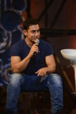 Aamir Khan unveil Dhoom Machale Song in Yashraj, Mumbai on 14th Nov 2013 (137)_5285936e0987b.JPG