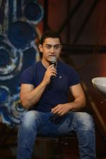 Aamir Khan unveil Dhoom Machale Song in Yashraj, Mumbai on 14th Nov 2013 (139)_5285936eb5d40.JPG