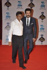 Anil Kapoor at Zee Rishtey Awards in Andheri Sports Complex, Mumbai on 16th Nov 2013 (62)_528900844438e.JPG