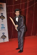Manish Paul at Zee Rishtey Awards in Andheri Sports Complex, Mumbai on 16th Nov 2013 (63)_5289012c03a8e.JPG