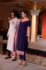 at Maheka Mirpuri Fashion Show in Taj Hotel, Mumbai on 16th Nov 2013 (362)_5288fa260e6fd.JPG