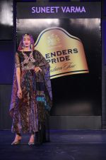 Model walks for Suneet Varma Show at Blenders Pride Fashion Tour Day 2 on 17th Nov 2013 (1)_528b0b387992e.JPG