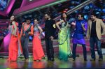 Imran Khan, Kareena Kapoor, Shilpa Shetty, Sajid Khan, Terence Lewis on the sets of Nach Baliye 6 in Mumbai on 19th Nov 2013 (131)_528ca1043e6c5.JPG