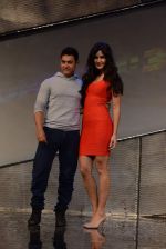 Katrina Kaif, Aamir Khan unveil Dhoom 3 merchandise in Yashraj, Mumbai on 19th Nov 2013 (21)_528c66e56ec0a.JPG