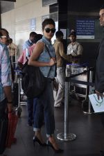 Priyanka Chopra snapped at airport in Mumbai on 19th Nov 2013 (20)_528c6708e4d02.JPG
