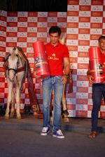 Sonu Sood unveil Old Spice_s Smell Mantastic in Bandstand, Mumbai on 19th Nov 2013 (6)_528c64df22f32.JPG