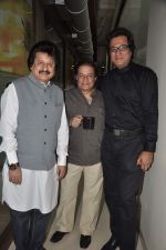 Anup Jalota,  Pankaj Udhas, Talat Aziz at Big FM Show launch in Mumbai on 21st Nov 2013 (9)_528f06e984980.JPG