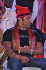 Salman Khan at Koli festival in Mahim, Mumbai on 22nd Nov 2013 (13)_5290847742c21.JPG
