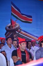 Salman Khan at Koli festival in Mahim, Mumbai on 22nd Nov 2013 (46)_529084597087f.JPG