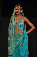 Model walk for Suneet Varma Show at BLENDERS PRIDE FASHION TOUR 2013 Day 1 in Mumbai on 23rd Nov 2013 (130)_5291f9a59378c.JPG