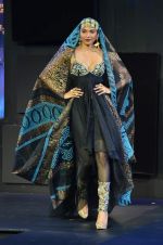 Model walk for Suneet Varma Show at BLENDERS PRIDE FASHION TOUR 2013 Day 1 in Mumbai on 23rd Nov 2013 (146)_5291f9990a9a6.JPG