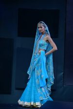 Model walk for Suneet Varma Show at BLENDERS PRIDE FASHION TOUR 2013 Day 1 in Mumbai on 23rd Nov 2013 (56)_5291f9e83715f.JPG