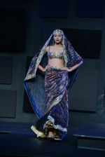 Model walk for Suneet Varma Show at BLENDERS PRIDE FASHION TOUR 2013 Day 1 in Mumbai on 23rd Nov 2013 (68)_5291f9de6eb4a.JPG