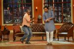 Saif Ali Khan on the sets of Comedy nights with Kapil in Filmcity, Mumbai on 25th Nov 2013 (60)_5294498815f2b.JPG