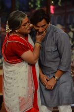Saif Ali Khan on the sets of Comedy nights with Kapil in Filmcity, Mumbai on 25th Nov 2013 (88)_5294497e3d1bd.JPG