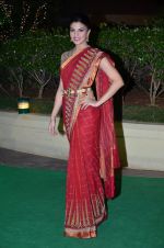 Jacqueline Fernandez at Vishesh Bhatt_s Wedding Reception in Taj Land_s End, Bandra, Mumbai on 28th Nov 2013 (213)_5298392cbb7e5.JPG