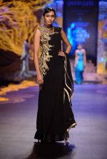 Model walk the ramp for Gaurav Gupta showcase on day 2 of bridal week in Mumbai on 30th Nov 2013 (41)_529afd6b32720.JPG