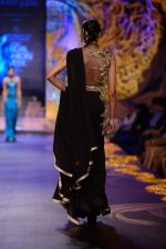 Model walk the ramp for Gaurav Gupta showcase on day 2 of bridal week in Mumbai on 30th Nov 2013 (42)_529afd6aac2e3.JPG