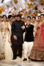 Abhishek Bachchan walk the ramp for Rohit Bal Show at Bridal Fashion Week 2013 Day 6 on 4th Dec 2013(342)_52a0384d69a1a.JPG