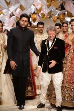 Abhishek Bachchan walk the ramp for Rohit Bal Show at Bridal Fashion Week 2013 Day 6 on 4th Dec 2013(343)_52a0386e993d5.JPG