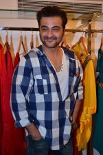 Sanjay Kapoor at Fizaa store in Mumbai on 4th Dec 2013 (56)_52a01ca3ce5b4.JPG