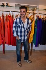 Sanjay Kapoor at Fizaa store in Mumbai on 4th Dec 2013 (60)_52a01ca261e6d.JPG