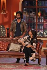 Sonakshi Sinha,Shahid Kapoor on the sets of Comedy Nights with Kapil in Mumbai on 4th Dec 2013 (10)_52a01e43c4048.JPG