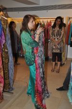 Zarine Khan at Fizaa store in Mumbai on 4th Dec 2013 (14)_52a01c6ce8aa5.JPG