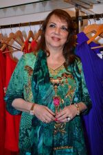 Zarine Khan at Fizaa store in Mumbai on 4th Dec 2013 (36)_52a01c6a7420a.JPG