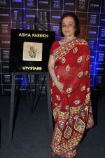 Asha Parekh_s Hand Imprint Unveiling At UTV Walk Of The Stars in Mumbai on 6th Dec 2013 (102)_52a35b92e643b.JPG