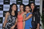 Deepti Gujral, Candice Pinto, Carol Gracias snapped at Vicinia bar in Kemps Corner, Mumbai on 6th Dec 2013 (3)_52a35529e98aa.JPG