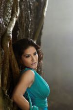 Sunny Leone in Kaizad Gustad_s Jackpot (2)_52a528062aeb2.jpg