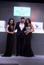 Sushmita Sen, Aditya Roy Kapur, Kangana Ranaut at Grey Goose in association with Noblesse fashion bash in Four Seasons, Mumbai on 10th Dec 2013 (330)_52a80f287e2d2.JPG