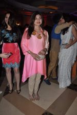 Alka Yagnik at Rohit Verma_s show for Marigold Watches in J W Marriott, Mumbai on 11th Dec 2013 (221)_52a9ce499802b.JPG