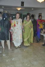 Saira Banu at Dilip Kumar_s bday in Kala Ghoda, Mumbai on 11th Dec 2013 (61)_52a96934a8a42.JPG