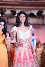 Shilpa Shetty walks for Rohit Verma_s show for Marigold Watches in J W Marriott, Mumbai on 11th Dec 2013 (296)_52a9cfe734633.JPG