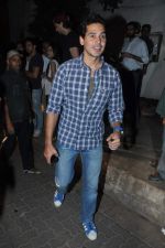 Dino Morea snapped at Olive on 12th Dec 2013 (80)_52aab6a4259d7.JPG