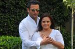 Rohit Roy and wife Mansi celebrate their Platinum Day of Love and exchange Platinum Love Bands by Ishwarlal Harjivandas Jewellers in Mumbai on 12th Dec 2013 (10)_52aae0ba68073.JPG