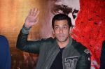 Salman Khan in Jai Ho film press meet in Chandan, Mumbai on 12th Dec 2013 (43)_52aab555c370e.JPG