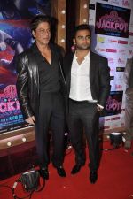 Shahrukh Khan, Sachiin Joshi at Jackpot premiere in PVR, Mumbai on 12th Dec 2013 (50)_52aab7c9c4165.JPG