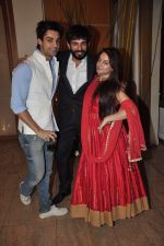 Jay Bhanushali, Mahi Vij at Sargun Mehta and Ravi Dubey_s wedding bash at The Club, Mumbai on 13th Dec 2013 (208)_52ad78457a5cf.JPG