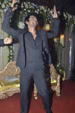 at Sargun Mehta and Ravi Dubey_s wedding bash in The Club, Mumbai on 13th Dec 2013 (69)_52ad7840c9e5f.JPG