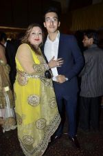 at Sargun Mehta and Ravi Dubey_s wedding bash in The Club, Mumbai on 13th Dec 2013 (8)_52ad7815778b6.JPG